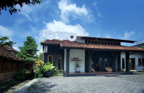 Mlati House | Tugu Jogja Deluxe Twin Stay