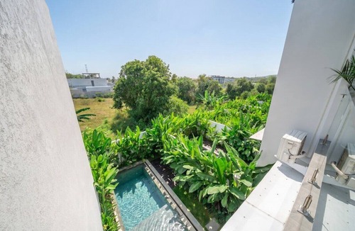 Kutuh House | U Villa 13 - Stylish Tropical 2BR w Beach Nearby & Pool+Garden