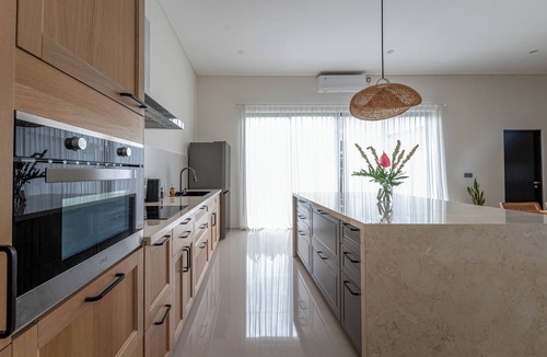 Babakan Villa | Upscale Quiet Canggu Villa TEAK