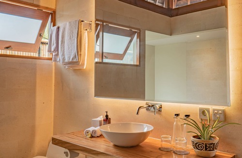 Pererenan Villa | Villa Arthya at Anandathu Villas - Contemporary 2BR Tropical Paradise in Canggu