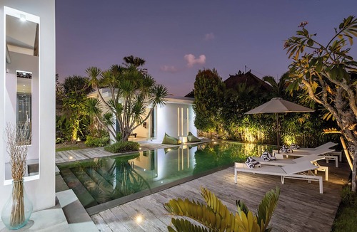 Sunset Road Villa | Villa Bahia 10mn walk to Central Seminyak Oberoi