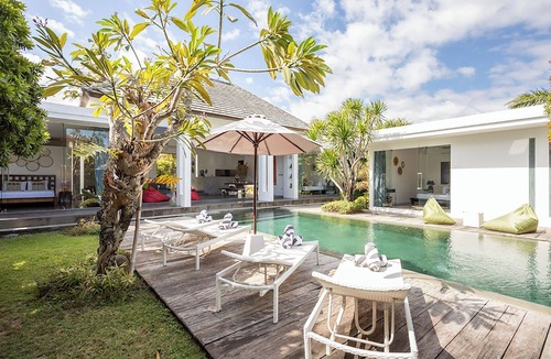 Sunset Road Villa | Villa Bahia 10mn walk to Central Seminyak Oberoi
