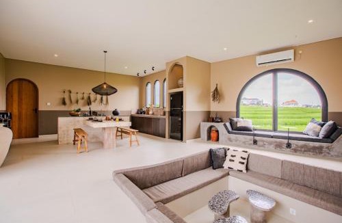 Munggu Villa | Villa Baru by Hostii