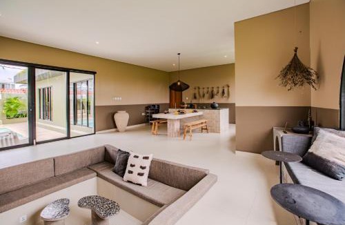 Munggu Villa | Villa Baru by Hostii