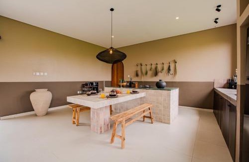 Munggu Villa | Villa Baru by Hostii