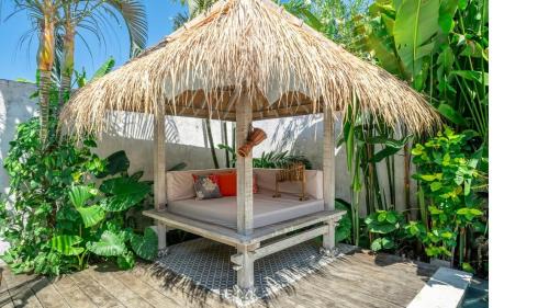 Batubelig Villa | Villa Big Pool, 2min Beach, 10min Atlas,Finns Club