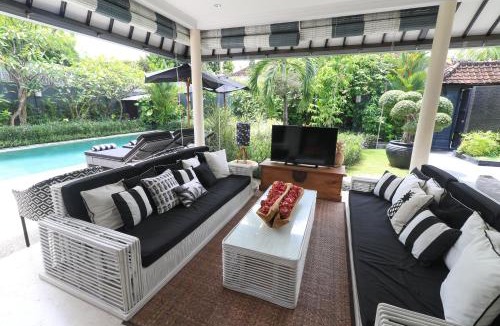 Drupadi Villa | Villa Bloom 1 - 4 bedrooms, 4 bathrooms, private pool close to the beach