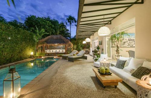 Drupadi Villa | Villa Bloom 3 - Coastal Beach Villa 2 brm Sleeps 4 SEMINYAK BEACH