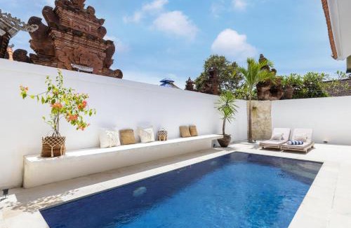 Batubelig Villa | Villa Canggu Beach Coconut - walking distance to Beach & Bars!