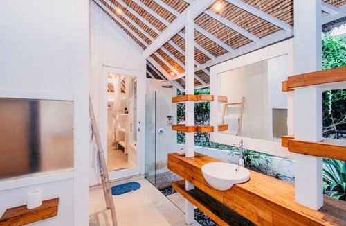 Mushroom Bay Villa | Villa Cinta