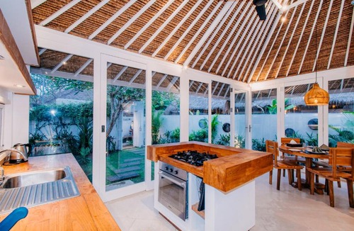 Mushroom Bay Villa | Villa Cinta