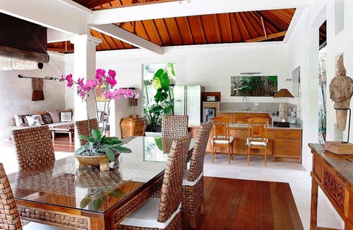 Sunset Road Villa | Villa Dayak-Asmat, a luxury tropical resort located in the heart of Seminyak