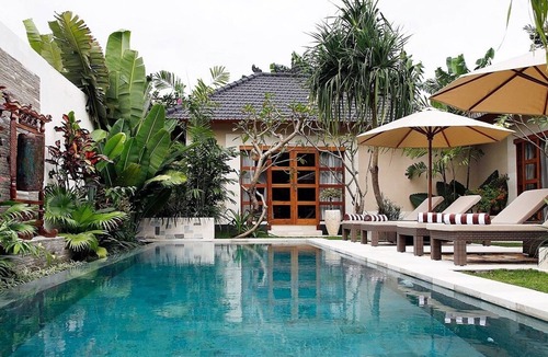 Sunset Road Villa | Villa Dayak-Asmat, a luxury tropical resort located in the heart of Seminyak