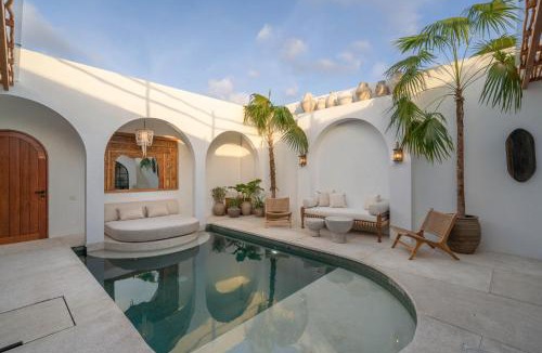 Babakan Villa | Villa Heiwa - Tropical meets Mediterranean, 2BR Canggu Villa