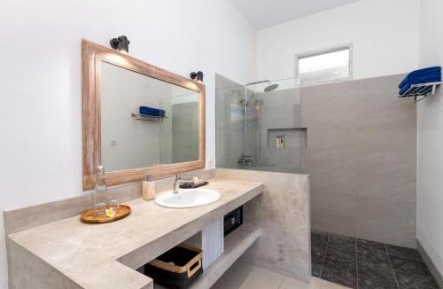 Batubelig Villa | Villa Hiburan 2 by Villa Finder