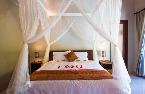 Lodtunduh Villa | Villa "I LOVE YOU" inhale Bali vibe! Brand New!