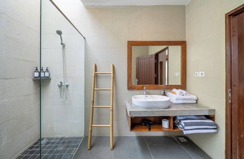 Pecatu Villa | Villa Ivory 8 Mins to Padang Padang Beach
