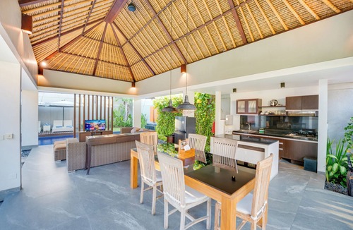 Sunset Road Villa | Villa Jerami & Spa