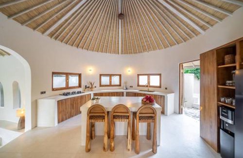 Sunset Road House | Villa Meraki luxury 4BR villa