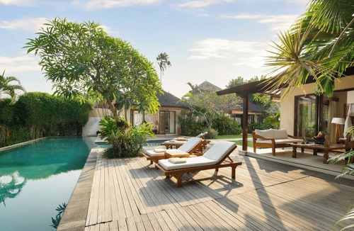 Batu Bolong Villa | Villa Nelayan by Nakula