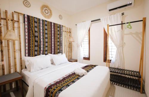 Sewon House | Villa New D'Bamboo by Plesirhatiyogja