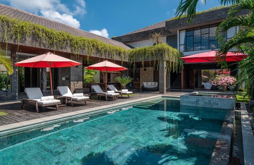 Sunset Road Villa | Villa Nishiki - Tropical 5BR Luxe Villa with 20m Pool, Gym & Karaoke