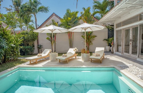 Batu Bolong Villa | Villa Piece Of Peace private 3 BR with large pool and garden