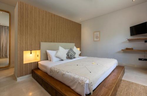 Banjar Semer Villa | Villa Reina by SooBali - Spacious & Modern near Canggu with Butler-Cook, Private Pool and Tropical Gardens