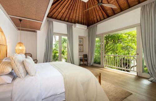Laksmana Villa | Villa Santhira 3BR Pool Villa Near Eat Street
