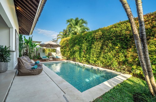 Petitenget Villa | Villa Sarong 1 funky design in prime location close to Potato Head