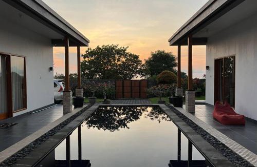Abang Villa | Villa - Sleeps 6 - Private pool - Parking