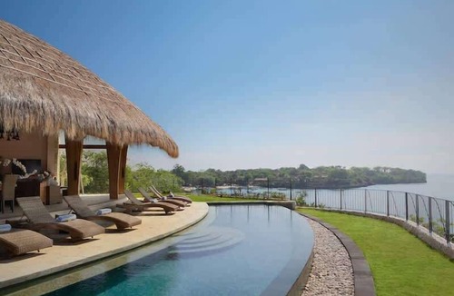 Mushroom Bay Villa | Villa Tanjung - 6 Bedroom Villa