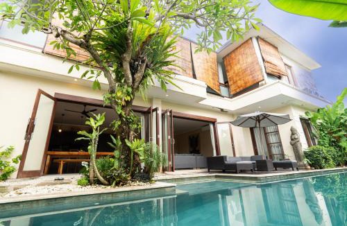 Dewi Sri Villa | Villa Tepi Sungai - Luxury 6-BR villa, sleeps 14, 15m pool in Seminyak