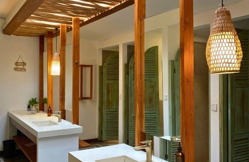 Petitenget Hostel | White Penny Hostel