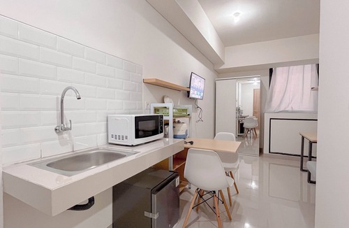 Makassar Apartment | White Style Studio (No Kitchen) Apartment Bandaraya - Tallasa City Makassar