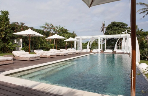 Padonan Villa | Wholesome Luxury 7BR Villa, Canggu - w/Spacious Pool & Lounging Area!