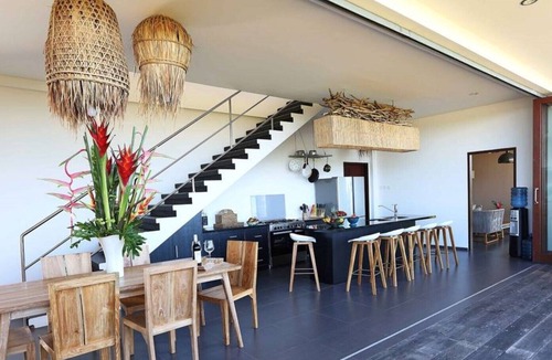 Seseh Apartment | William's Place | 1 Bedroom Gray Apartment