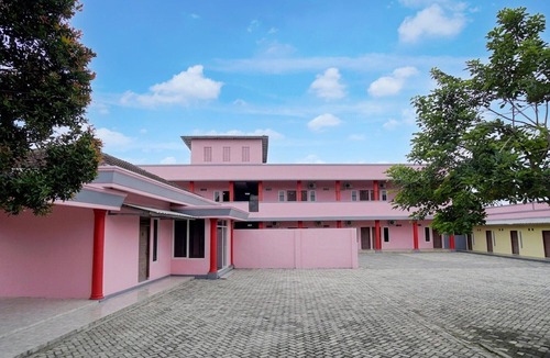 Bandar Lampung House | Yasmine Syariah Deluxe Retreat