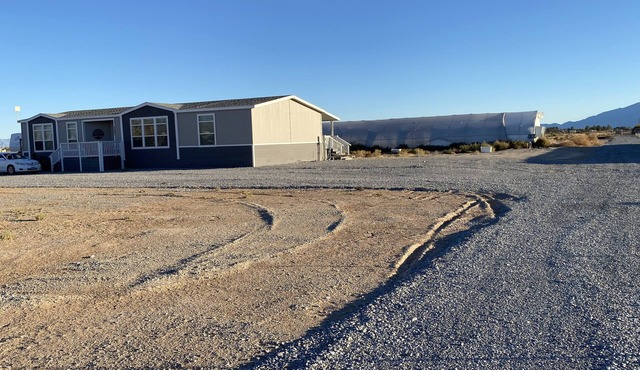 10 acres, for dirtbikes+ near Death Valley, casinos and wineries, Stargazing ect in Pahrump
