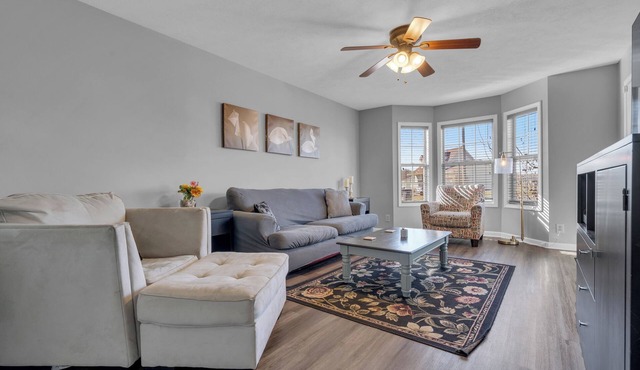 10-Person Spacious Home for Work Groups Near I-24 in Oak Grove