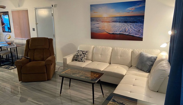 2 Bedroom Home 20 Minutes From Everything! in North Las Vegas