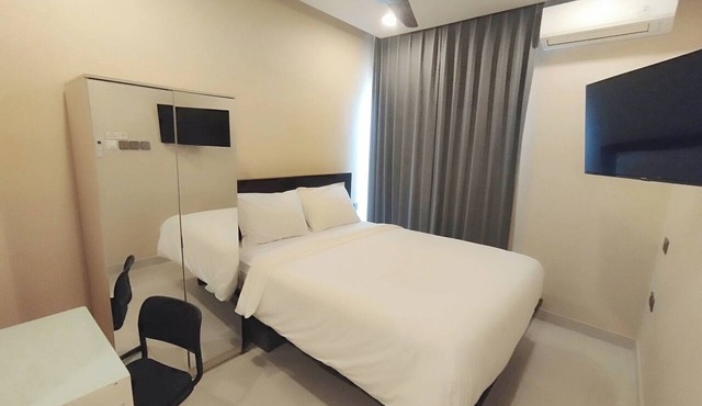 201`Last Minutes Deal ! Room 201. 1st Cleanest & Affordable Guest House In Bali.