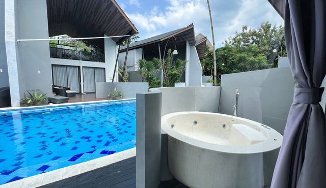 2BR Villa with Jacuzzi | Mana Villas | Nusa Dua in Benoa
