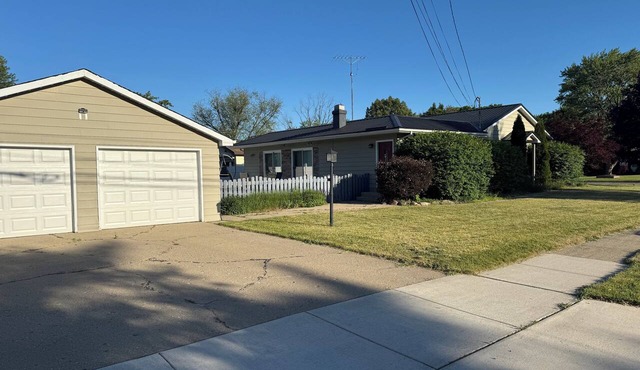 3-bedroom house in gorgeous Mount Pleasant MI home to CMU and Soaring Eagle. in Mount Pleasant