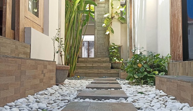 3-bedroom villa with AC, WiFi in gorgeous Sanur Bali