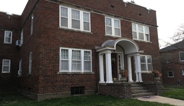 3 Blocks from the Mississippi River in the Park-To-Park Historic District. in Fort Madison