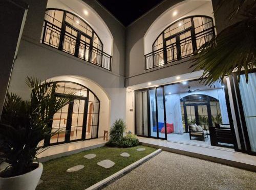 3BR Comfy Stylish Villa Coogee Canggu in Canggu