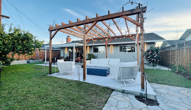 3M's Luxury Home with fast wifi and private garden near Santana Row in Santa Clara