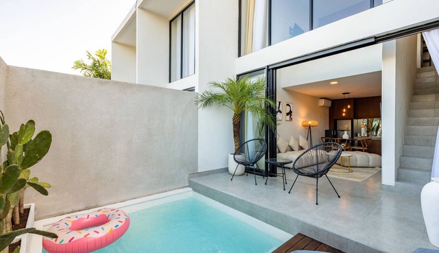 4 mins to beach/Finns/Atlas - New LUXE Pool Loft