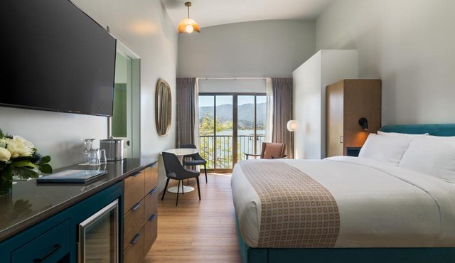 Acqua Hotel in Mill Valley
